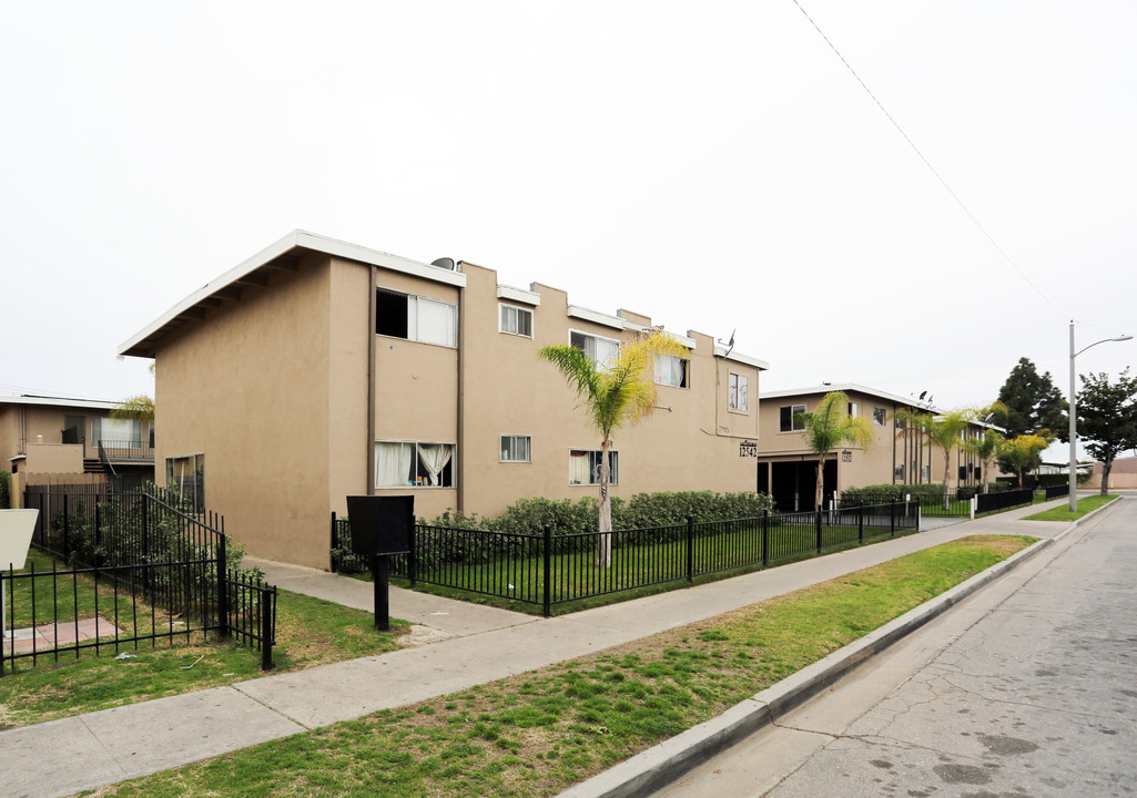 Las Palmas in Garden Grove, CA - Foto de edificio