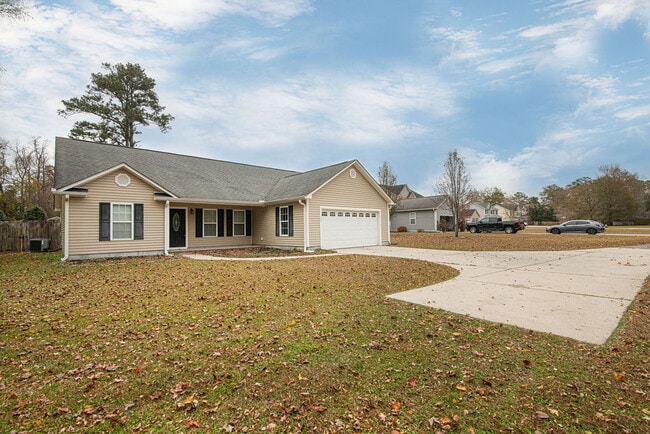 104 Elbert Way in Jacksonville, NC - Building Photo - Building Photo