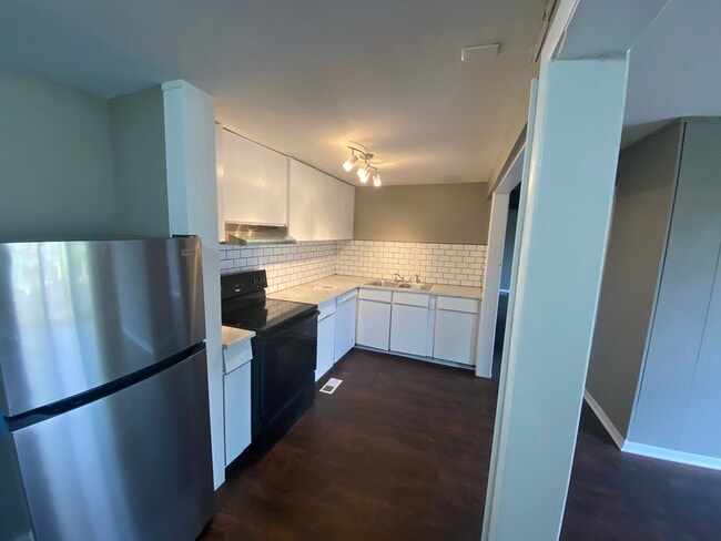 4207 Locust St, Unit A in Kansas City, MO - Building Photo - Building Photo