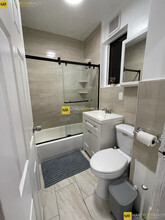871 Harrison Ave, Unit 3 in Boston, MA - Foto de edificio - Building Photo