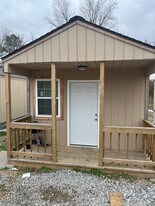 1743 Davis Ln in Batesville, AR - Building Photo