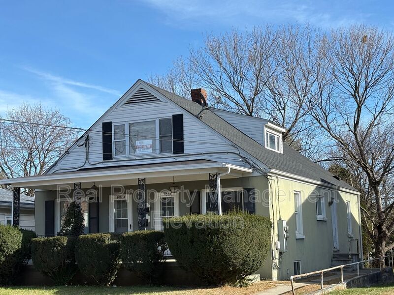 908 Florida Ave in Martinsburg, WV - Building Photo