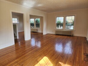 3387 Washington Blvd in Cleveland Heights, OH - Building Photo - Building Photo