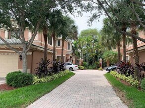 2800 Kinsington Cir in Weston, FL - Building Photo - Building Photo