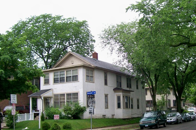 2700 S Blaisdell Ave in Minneapolis, MN - Building Photo - Building Photo