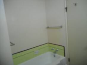 33 E Robinson Ave in Fresno, CA - Foto de edificio - Building Photo