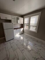 208 Maple St, Unit 3 in New Haven, CT - Building Photo