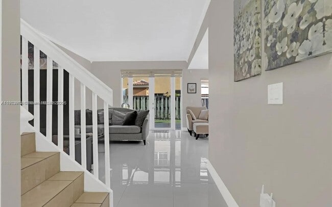 8422 NW 140th Terrace in Miami Lakes, FL - Building Photo - Building Photo