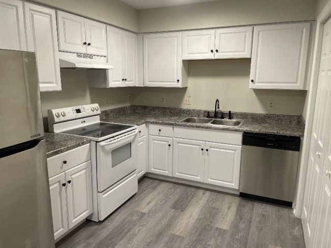 272 Harpeth Hills Ct in Kingston Springs, TN - Foto de edificio - Building Photo