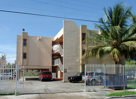 690 NW 3rd St Apartments