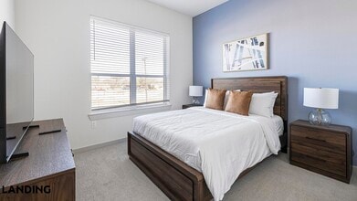 1345 E 15th St, Unit 202 in Plano, TX - Building Photo - Building Photo