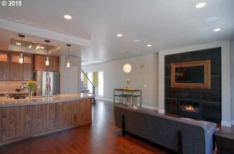 1534 Charnelton Alley in Eugene, OR - Building Photo - Building Photo