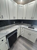 609 Broad Ave, Unit Apartment B in Belle Vernon, PA - Building Photo