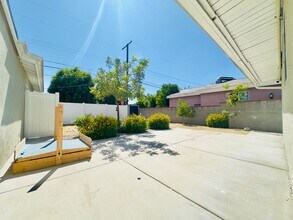8657 Ranchito Ave in Los Angeles, CA - Building Photo - Building Photo