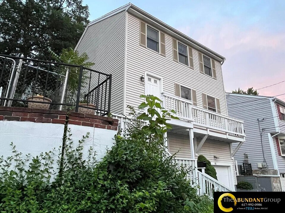 118 Montclair Ave in Waltham, MA - Building Photo