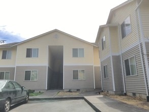 3410-3414 SE 143rd Ave in Portland, OR - Building Photo - Building Photo