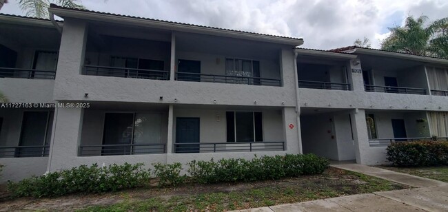 921 Lyons Rd in Coconut Creek, FL - Building Photo - Building Photo