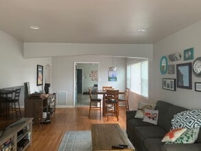 7660 Adams St, Unit 1 in Forest Park, IL - Foto de edificio - Building Photo