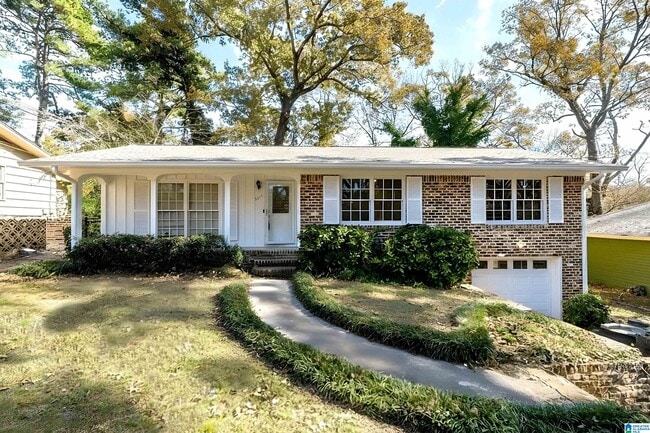 property at 1213 Oakwood St