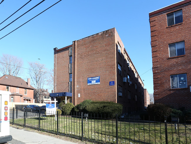 198 Sigourney St in Hartford, CT - Building Photo - Building Photo