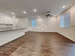 654 N Water St in Henderson, NV - Building Photo - Building Photo