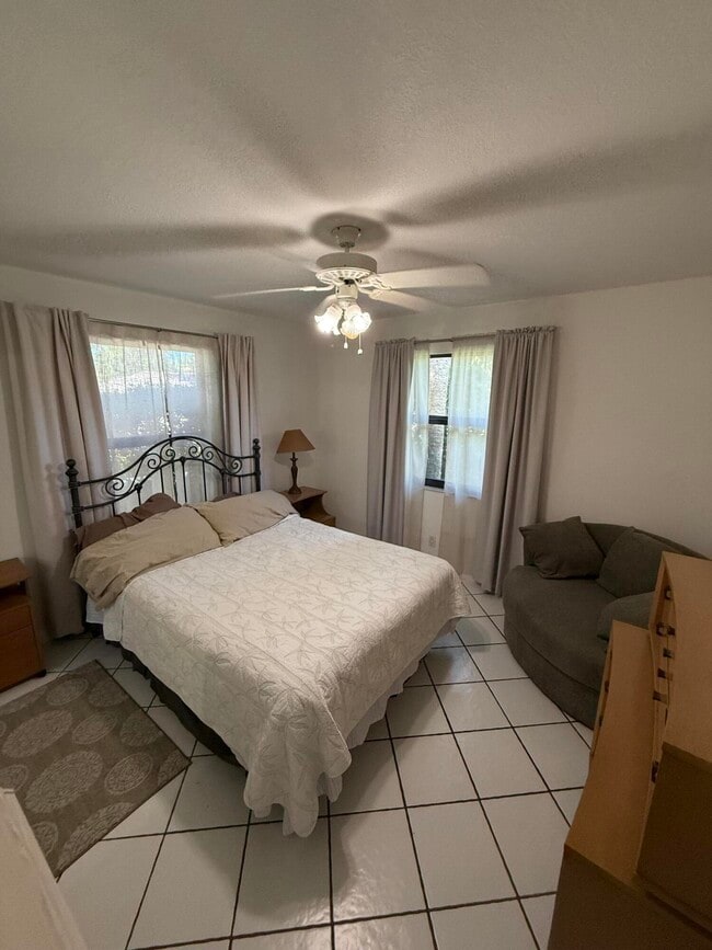 2507 Canterbury Dr N in Riviera Beach, FL - Building Photo - Building Photo