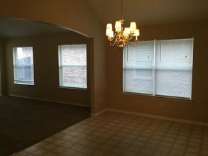 327 Leisure Ln in Waxahachie, TX - Building Photo - Building Photo