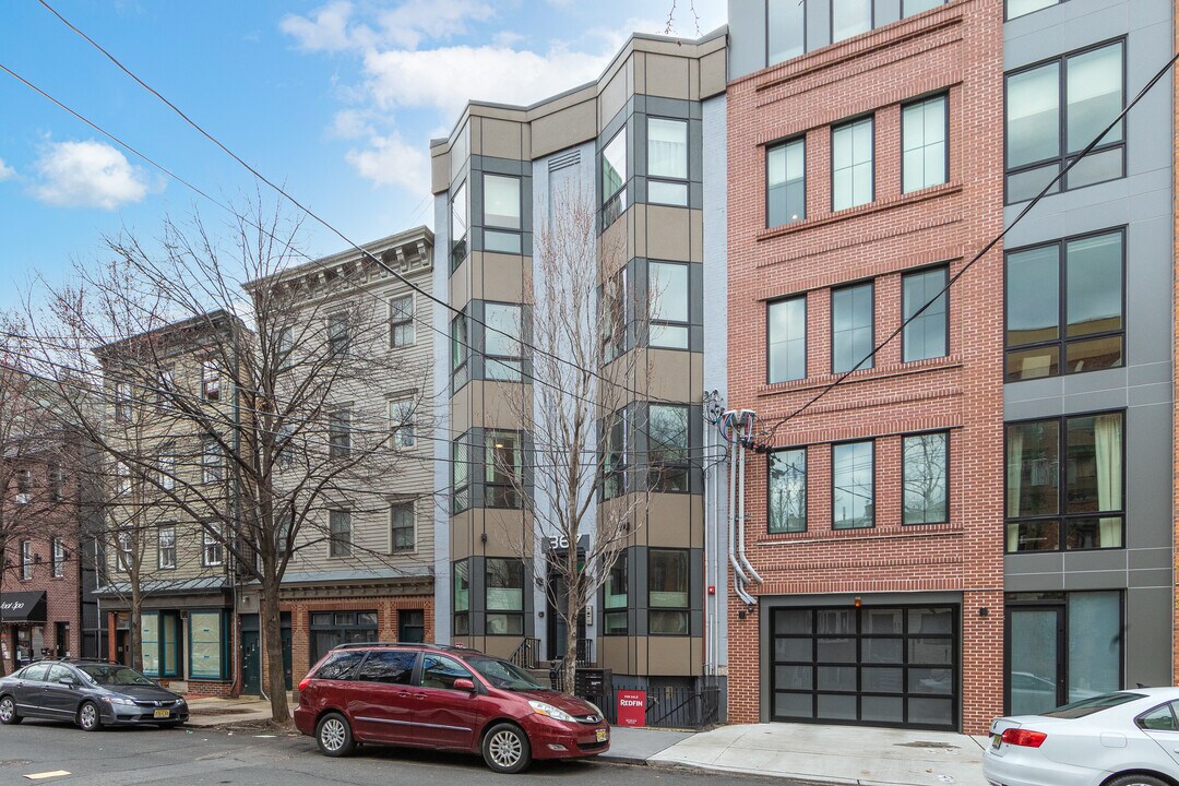 367 2nd St in Jersey City, NJ - Building Photo
