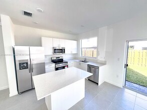 16261 SW 292nd St in Homestead, FL - Building Photo - Building Photo