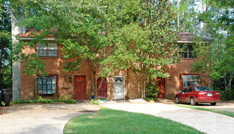 3702-3706 Donovan Dr Apartments