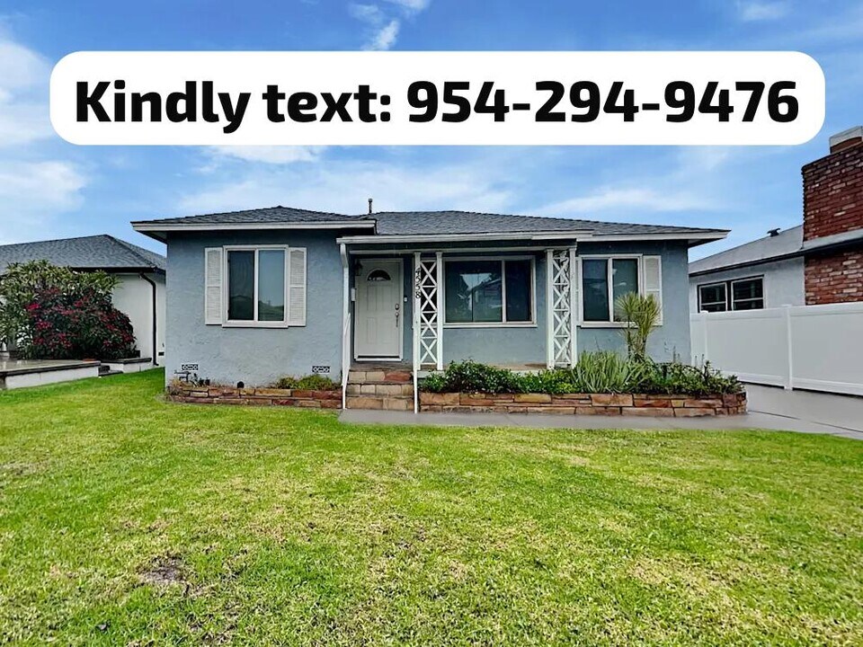 4533 Albury Ave in Lakewood, CA - Building Photo