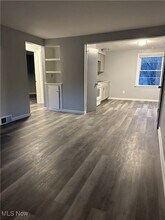 5247 Old Oxford Ln, Unit 3 in Youngstown, OH - Building Photo - Building Photo