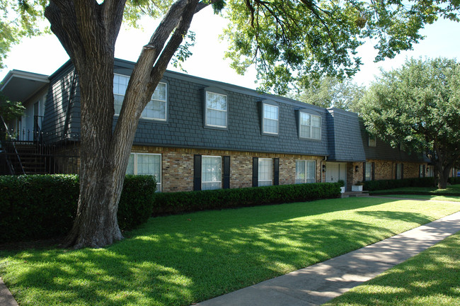 4320-4330 Travis St in Dallas, TX - Building Photo - Building Photo