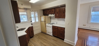 27 Jackson St, Unit 2nd Floor in Little Falls, NJ - Building Photo