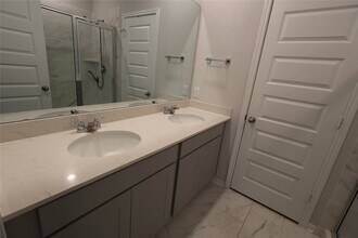 67 Courageous Side Way in Magnolia, TX - Foto de edificio - Building Photo