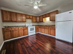 107 W Park St, Unit #1 in Spencer, IA - Building Photo - Building Photo