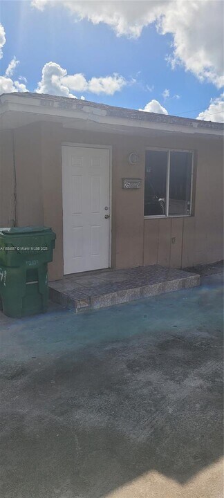 2591 Superior St in Opa Locka, FL - Building Photo