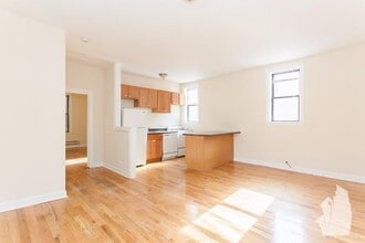 723 W Barry Ave, Unit # 0A3 in Chicago, IL - Building Photo - Building Photo