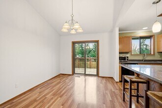 21979 SW Mandan Dr in Tualatin, OR - Building Photo - Building Photo