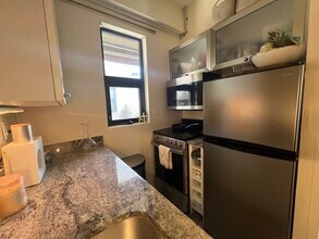 12 Stoneholm St, Unit 617 in Boston, MA - Building Photo - Building Photo