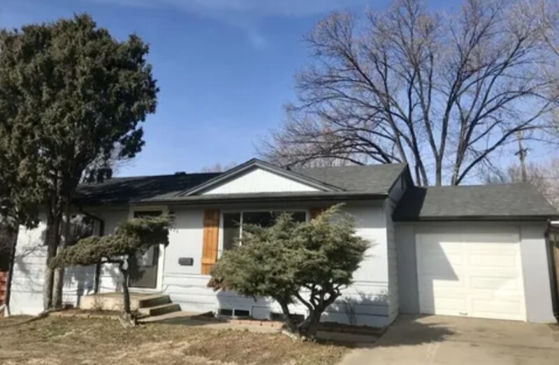 2226 N Circle Dr in Colorado Springs, CO - Foto de edificio