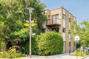 2445 Quesnel Rue in Montréal, QC - Building Photo