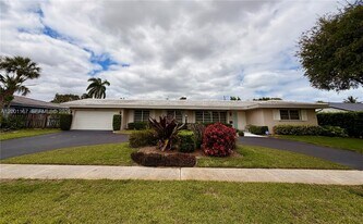 5011 Madison St in Hollywood, FL - Building Photo