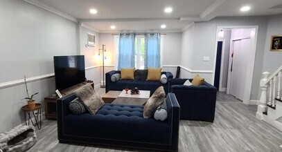 645 4th St in Lyndhurst, NJ - Building Photo - Building Photo