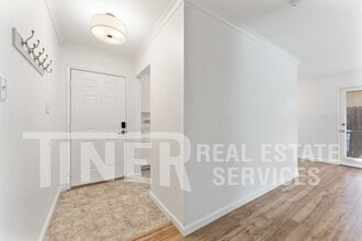 6000 Coyle Ave in Carmichael, CA - Building Photo - Building Photo