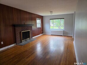 67 Wayne Rd in Groton, CT - Building Photo - Building Photo