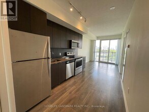 3237 Bayview Ave in Toronto, ON - Building Photo - Building Photo