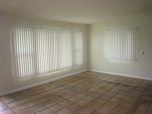 12233-12235 215th St in Hawaiian Gardens, CA - Building Photo - Building Photo