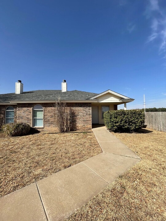 3402 97th St in Lubbock, TX - Building Photo