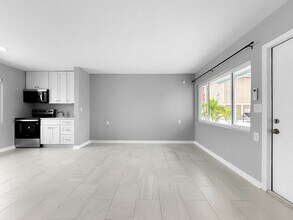 17615 Lee Ave in Redington Shores, FL - Building Photo - Building Photo